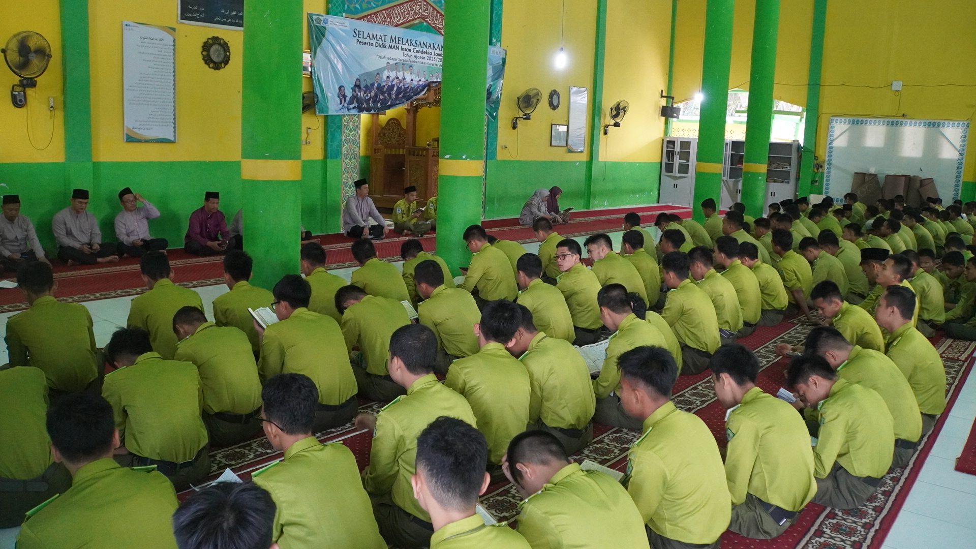Wujudkan Kampus Religius, MAN IC Jambi Laksanakan Yasin dan Tahlil bersama Siswa dan GTK