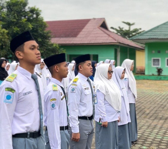 Apel Pagi MAN Insan Cendekia Jambi  Tekankan Keseimbangan Iman dan Prestasi