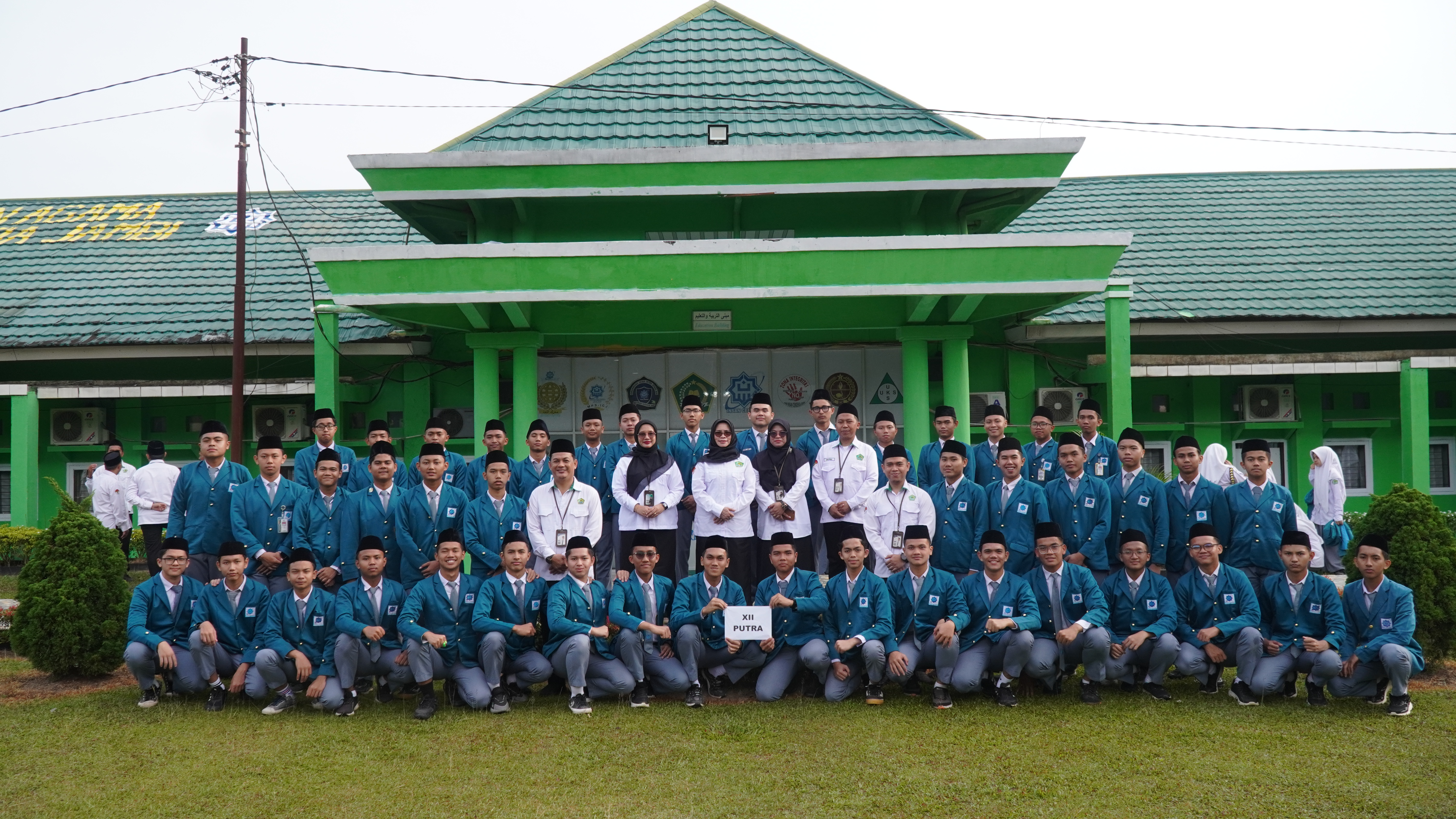 Barisan Terapi dan Tertib, Murid Putra Kelas XII Raih Apresiasi Kepala MAN IC Jambi