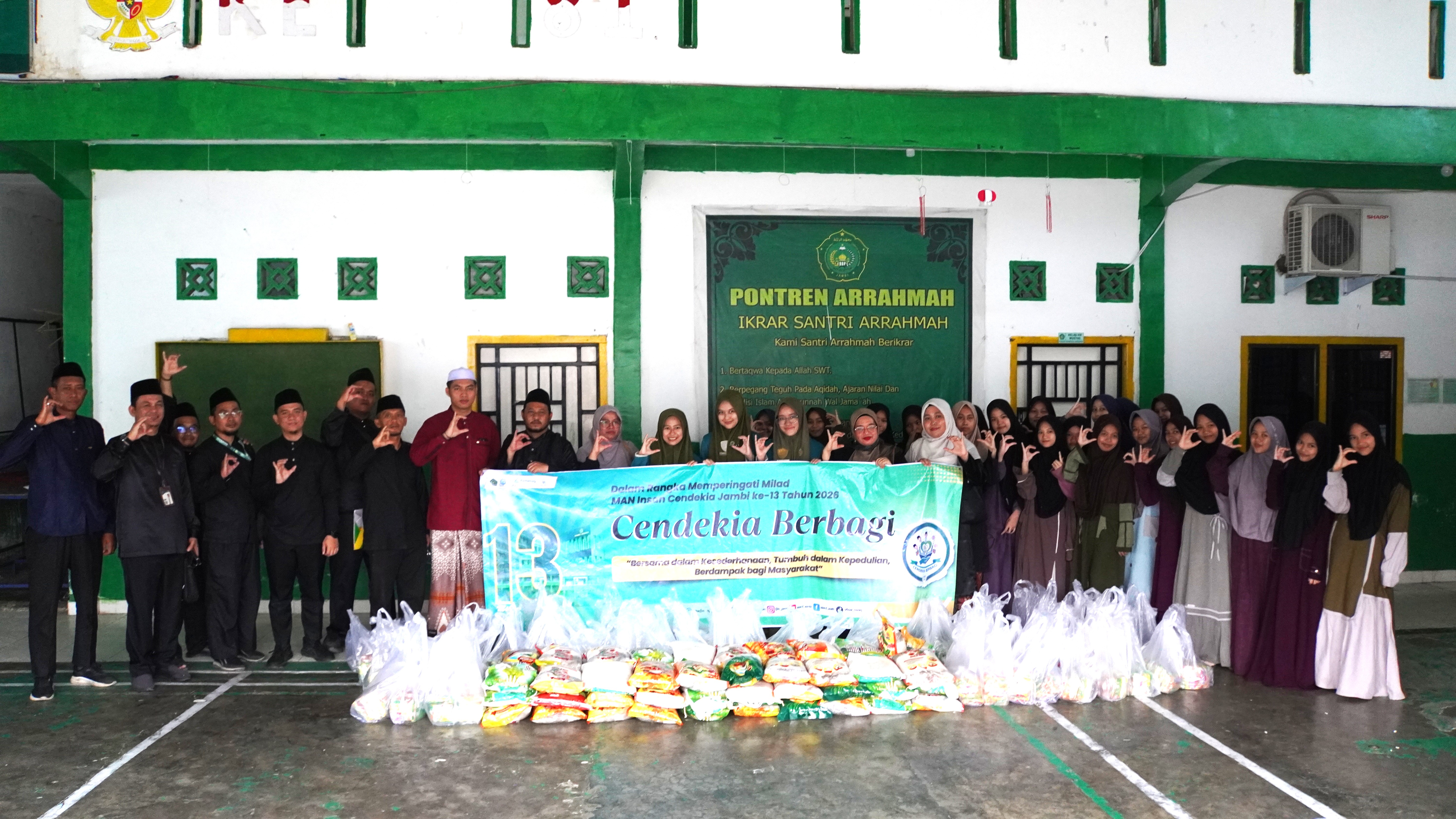 Cendekia Berbagi Salurkan 60 Paket Sembako ke Ponpes Ar Rahmah
