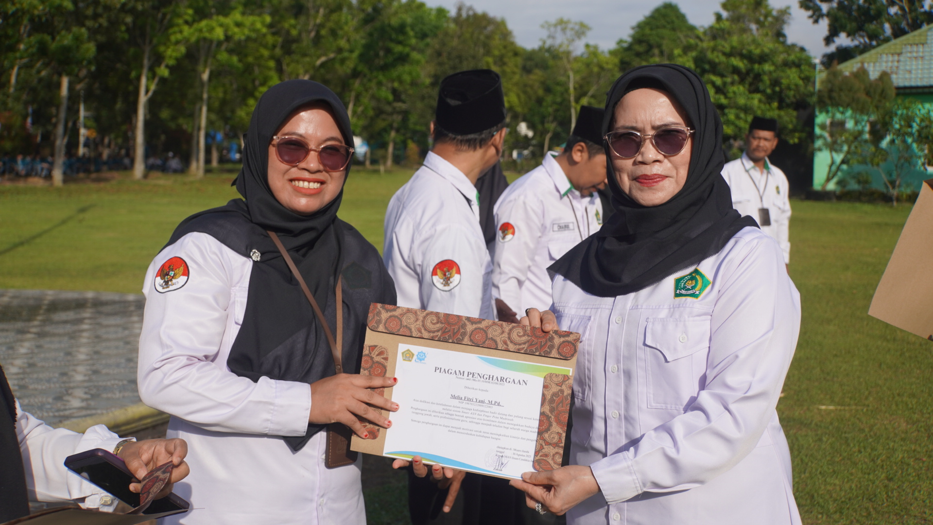 Dedikasi yang Menginspirasi MAN IC Jambi  Nobatkan Guru dan Tenaga Kependidikan Terdisiplin 2025
