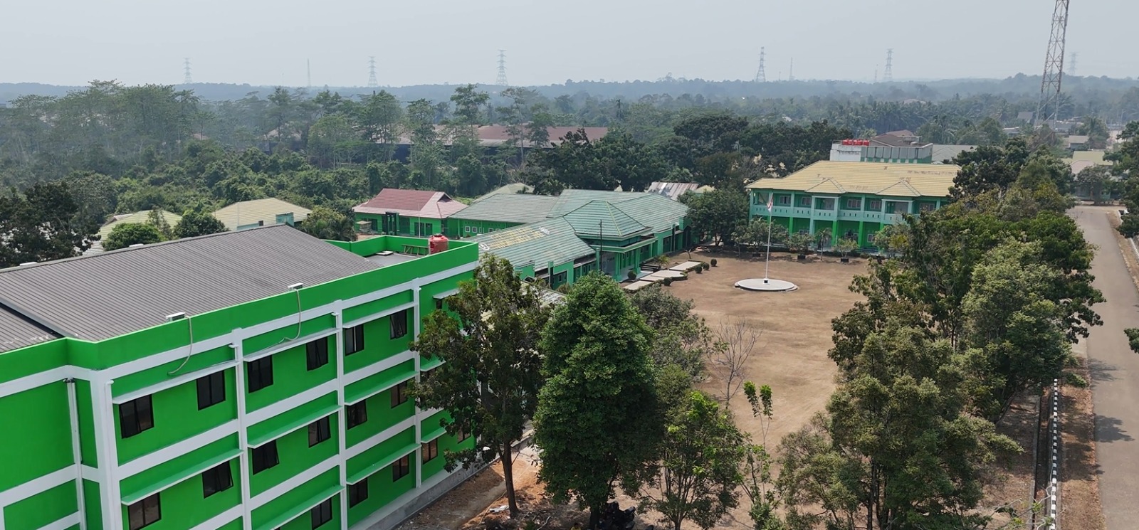 Kabut Asap Kepung Jambi, Murid MAN IC Dihadapkan pada Pilihan, Pulang atau Bertahan?