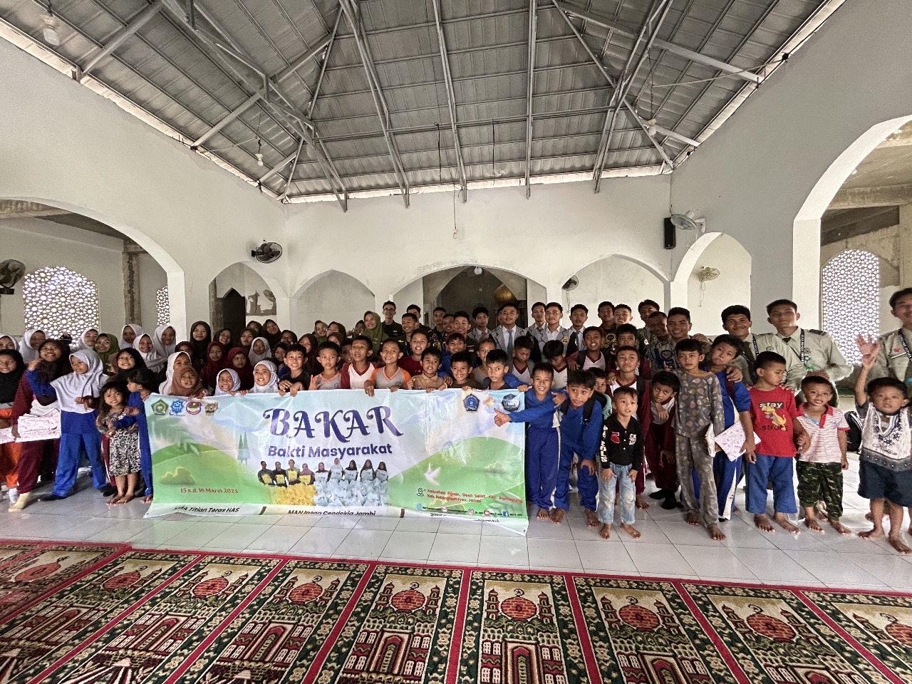 Kegiatan BAKAR: Kolaborasi Siswa Antarsekolah untuk Menumbuhkan Karakter Peduli