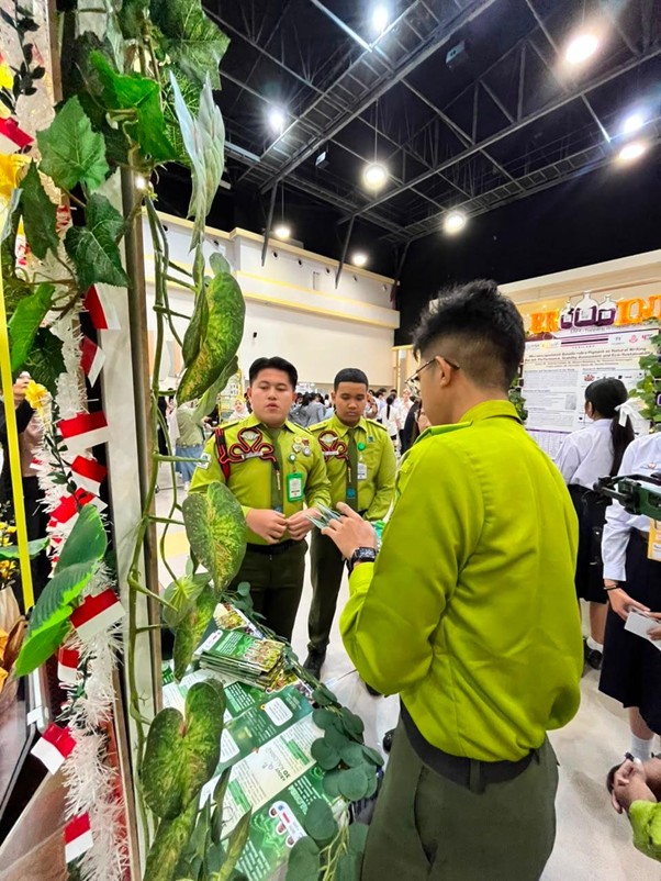 Momen Tim POP-UP RIMBA Saat Presentasi di Hadapan Juri TISIIF 2026