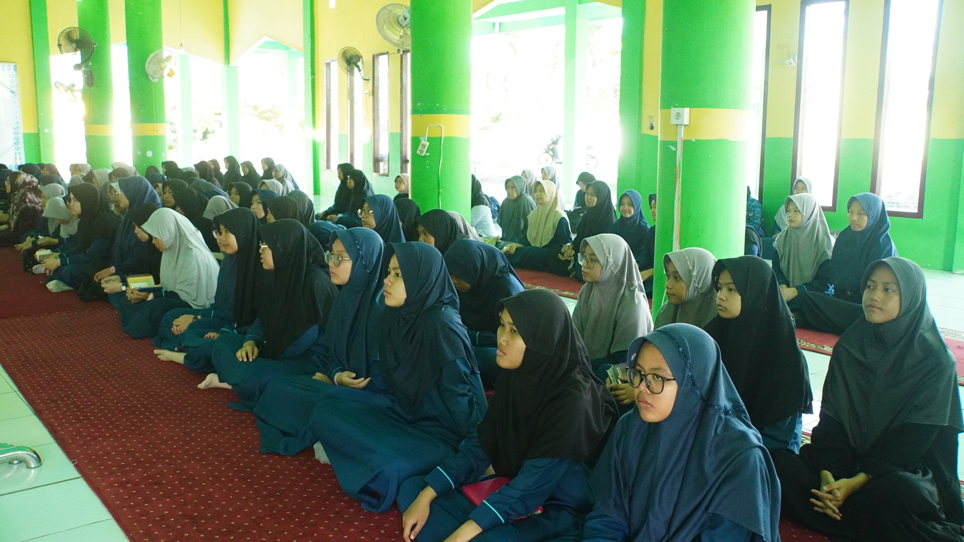Motivasi dari Alumni: "Kesuksesan Dimulai dari Kemauan dan Tekad yang Kuat"