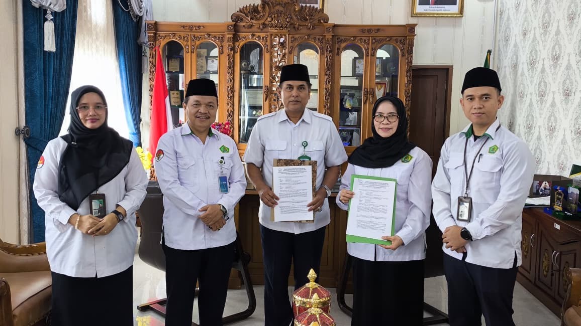 Perkuat Sarana Pendidikan, Kepala MAN Insan Cendekia Jambi Tandatangani Serah Terima Aset BMN Gedung Pendidikan Permanen dari Kemenag Muaro Jambi