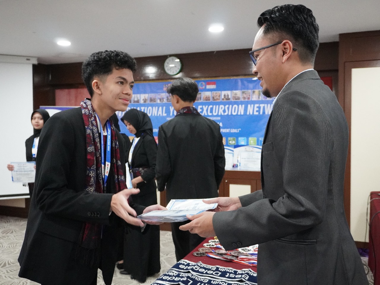 Sabet 1st Best Presentation Project, Azlansyah Unjuk Gigi di Forum Internasional