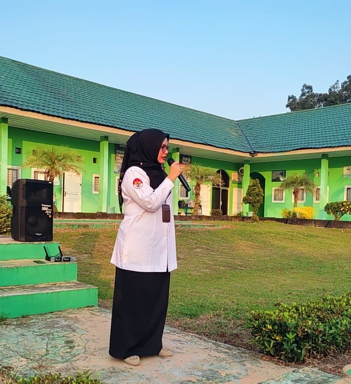 Semangat Belajar dan Kendalikan Ego, Pesan Plh Kepala MAN IC Jambi dalam Apel Pagi