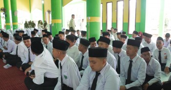 Hari Pertama Masuk Asrama, Siswa Baru MAN IC Jambi Mulai Adaptasi dan Pembiasaan Hidup Mandiri