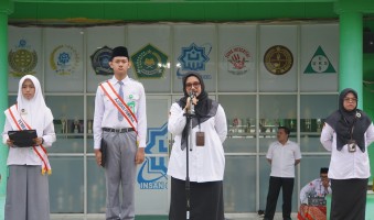 Semangat Baru di MAN IC Jambi: Upacara Bendera Perdana Tahun Ajaran 2025/2026, PLH Kepala Tegaskan Komitmen Visi Misi
