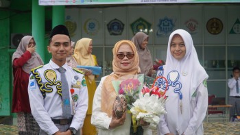 Hari Guru Nasional MAN IC Jambi, Haru dan Semangat "Merawat Semesta Dengan Cinta"