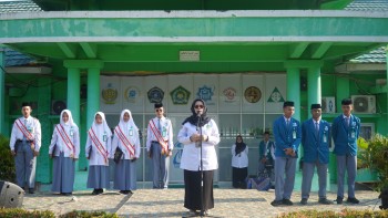 Kepala MAN IC Jambi Ajak Siswa Berprestasi  dan Ciptakan Lingkungan Madrasah yang Nyaman
