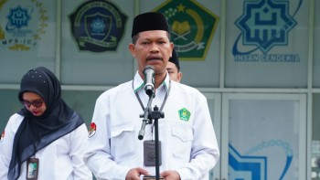 Kepala TU MAN IC Jambi Tekankan Cinta Tanah Air dalam Amanat Upacara
