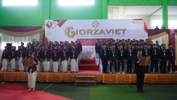 Khidmat dan Penuh Haru, MAN IC Jambi Lepas dan Kukuhkan  Angkatan 17 Giorzaviet