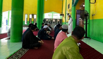 MAN IC JAMBI GELAR SALAT ISTISQA, PANJATKAN DOA AGAR KABUT ASAP SEGERA BERAKHIR
