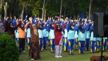 MAN Insan Cendekia Jambi Laksanakan Senam Bersama Rutin untuk Jaga Kebugaran Warga Madrasah
