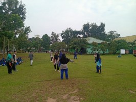 OSIS Bidang Olahraga MAN IC Jambi Meriahkan HUT RI ke-80 dengan Lomba Segitiga dan Biptes