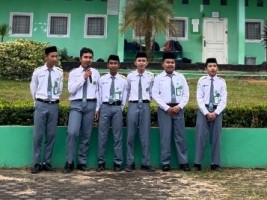 OSIS MAN Insan Cendekia Jambi  Laksanakan Pembinaan Kedisiplinan Usai Apel Pagi