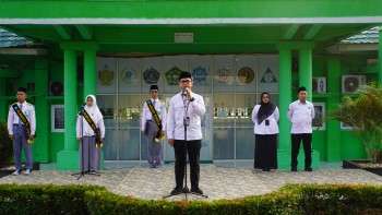 Upacara Bendera MAN IC Jambi, Tanamkan Disiplin, Tata Krama, dan Semangat Menjadi Pribadi yang Bermanfaat