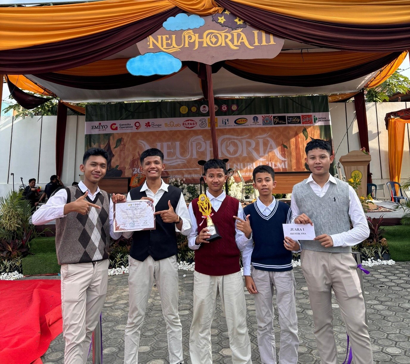 Tim Akustik MAN Insan Cendekia Jambi  Raih Juara I Lomba Akustik Tingkat Provinsi Jambi