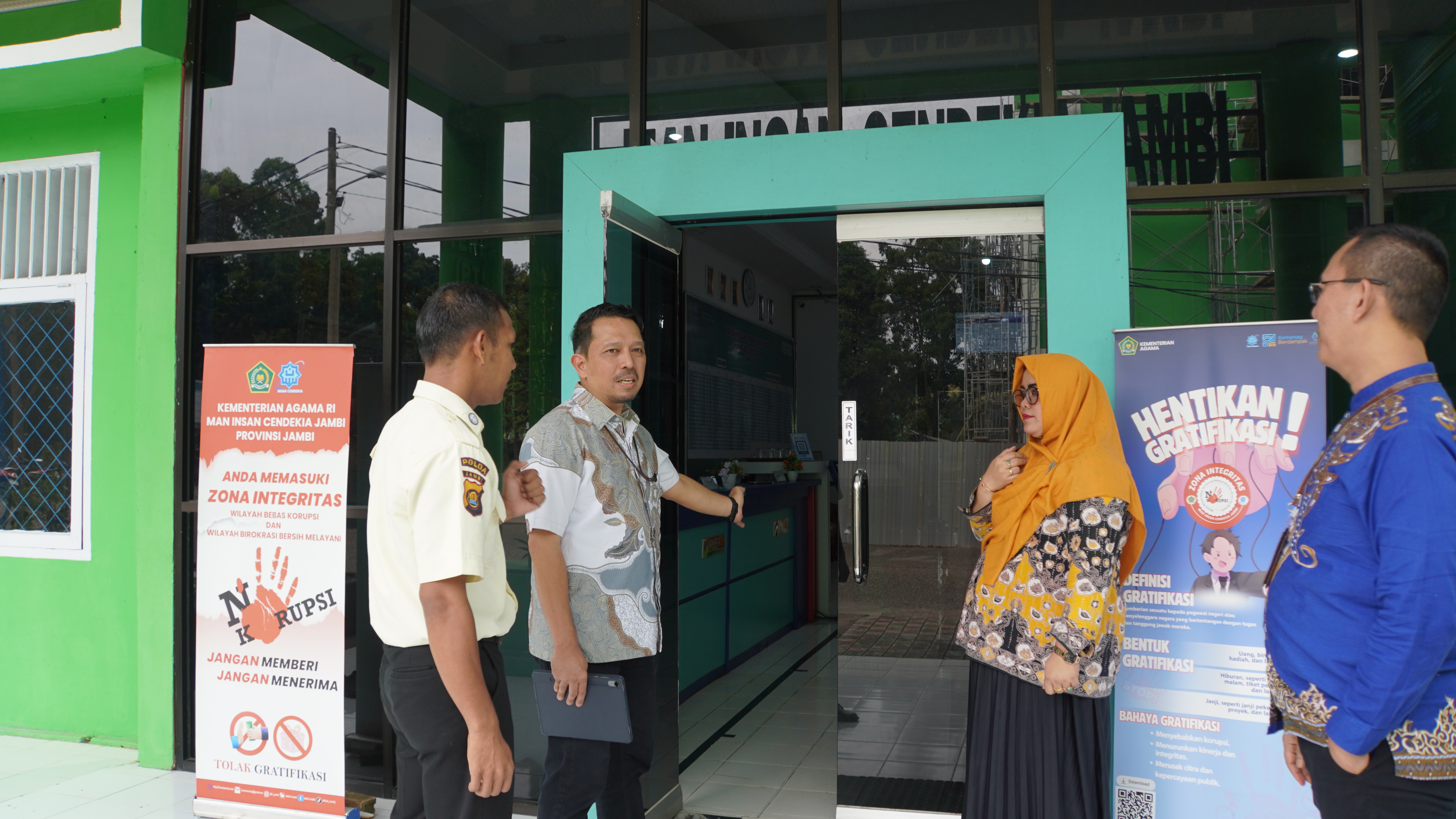 Tim Evaluator Itjen Kemenag RI Memberikan Layanan Pendampingan Intensif Penataan Area Sesuai Standar Penilaian Nasional TPN